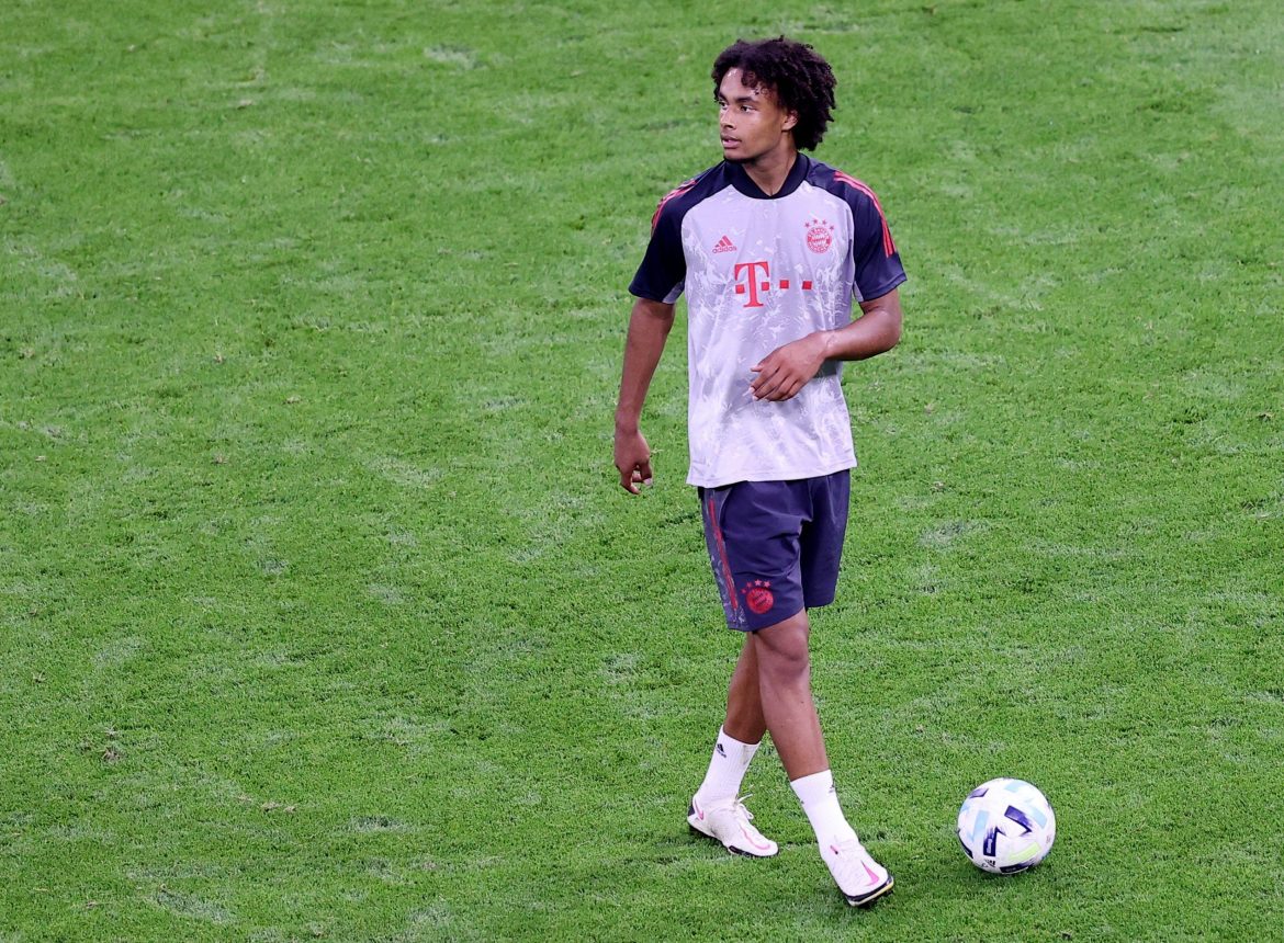 Southampton eyeing Joshua Zirkzee transfer