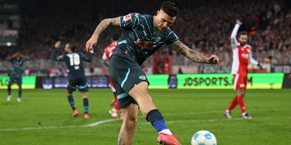 "Underrated" striker told that Arsenal could sign him over Sesko – journalist